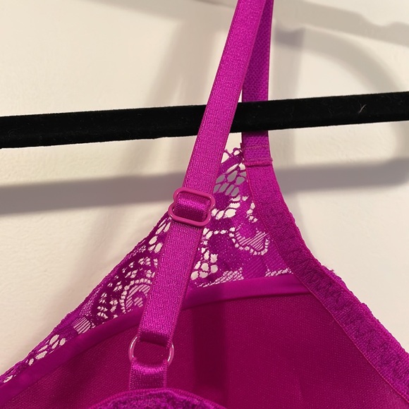 Victoria Secret lace mini slip. Size 36C - Picture 4 of 10